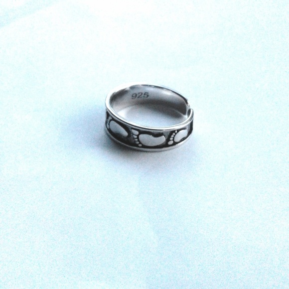 Footprints Toe Ring - Picture 2 of 3